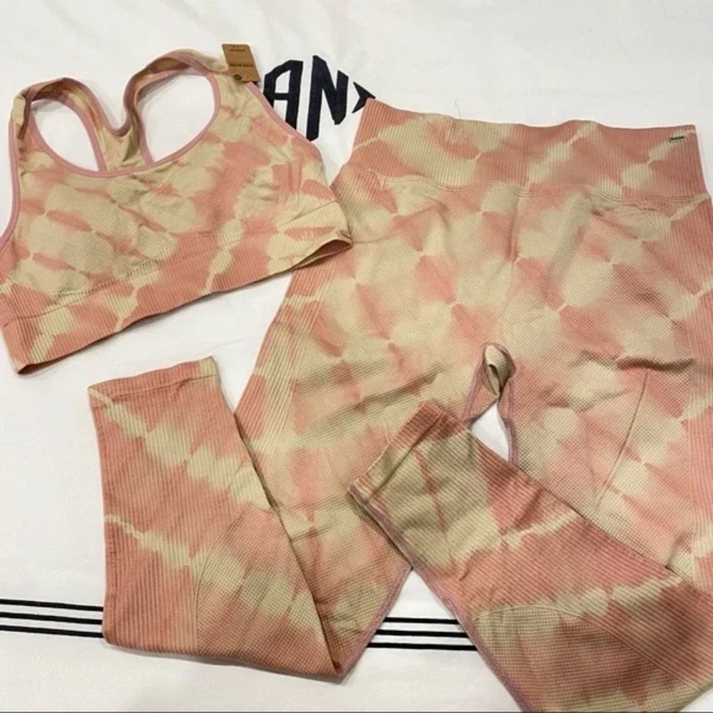 PINK tan and peach 🍑 tie dye leggings